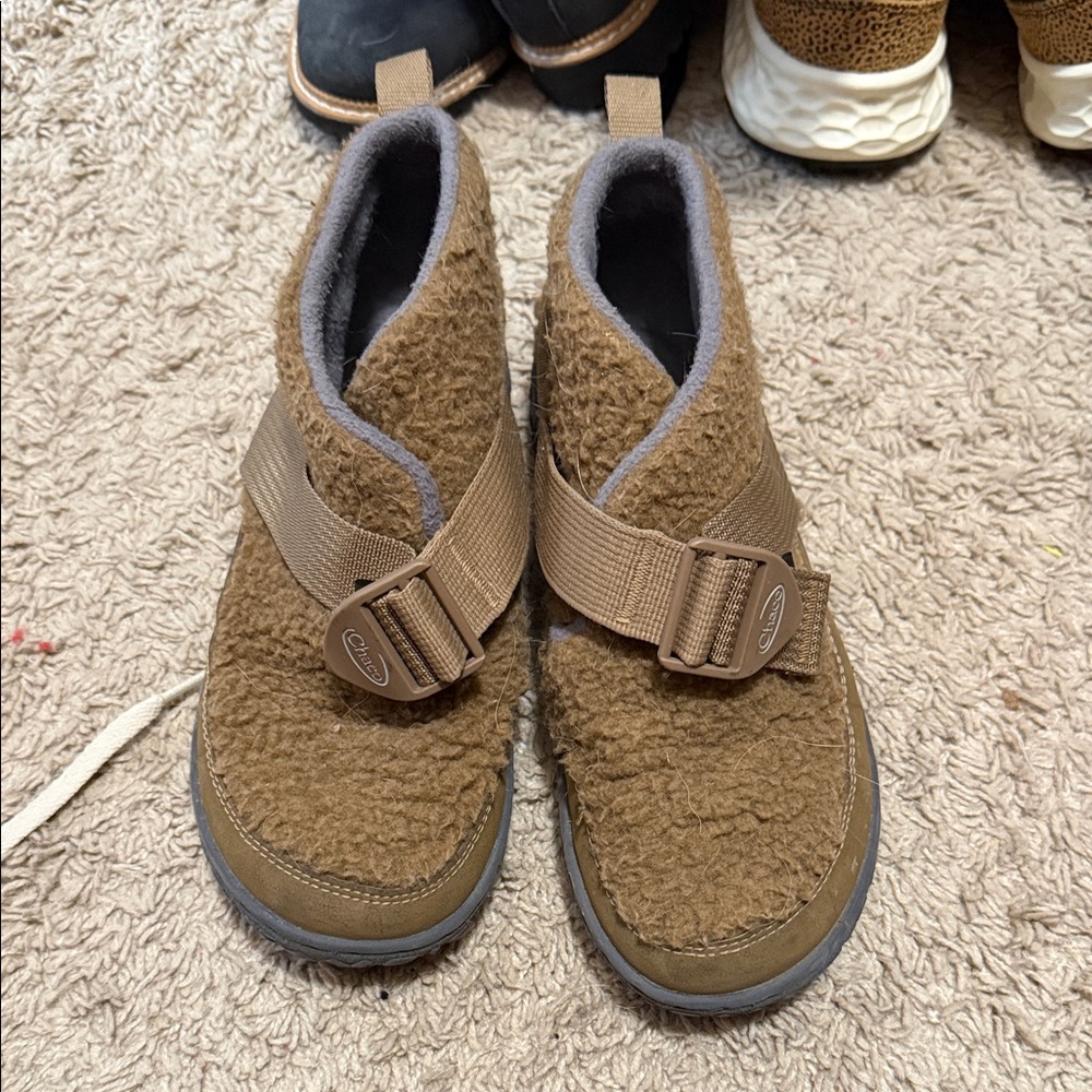 Chaco women’s Sherpa slipper
